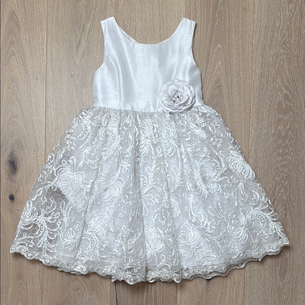 NWOT Elegant White Lace Kids Formal Dress
